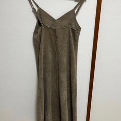 GU コーデュロイキャミソールワンピースの画像