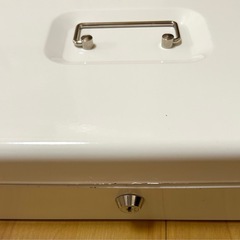 キャッシュボックス、持ち運び金庫、鍵付きの画像