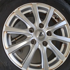 スタッドレスタイヤ3本＋アルミホイール4本の画像