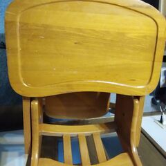 中古　子ども用　ハイチェア　椅子　机付きの画像