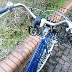 美品 中古自転車 Meiritsu ママチャリ 自転車 実用 6段変速機 27インチ LEDオートライト 後カゴ付 ネイビー 通勤 通学 近所のお出掛けなどにの画像