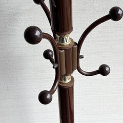 【河津町】木製ポールハンガー｜重厚感あり・レトロデザイン・状態良好の画像