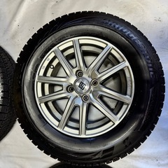 スタッドレスタイヤの画像