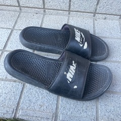 NIKE べナッシ 28cmの画像