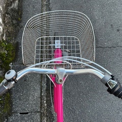 ＜整備済・美品車＞シティサイクル 26インチ自転車・モモタロウピンク・外装6段変速 LEDオートライト  鍵付きの画像
