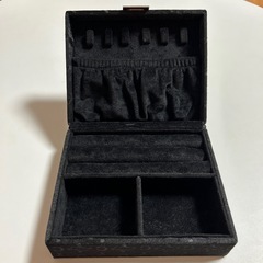 セリーヌ　ジュエリーケースの画像