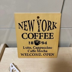 ウッド置物と壁掛けオブジェの画像