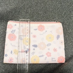 【数回のみ使用】花柄　母子手帳ケース　の画像