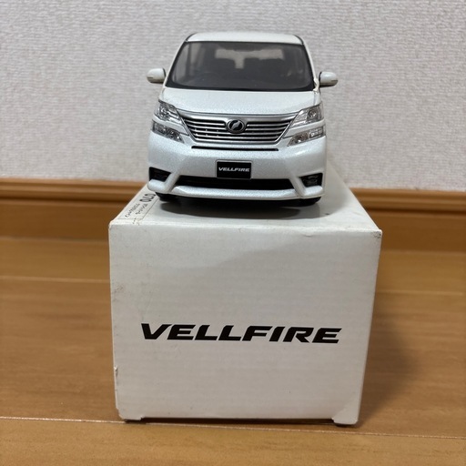 トヨタ　ヴェルファイア（VELLFIRE）　ダイキャスト1/24スケール　
ミニカー    カラー見本モデル　非売品