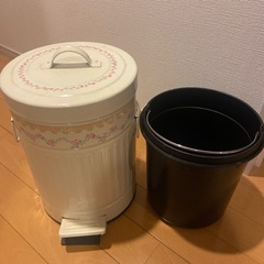 ゴミ箱の画像