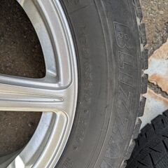 スタッドレスタイヤ、アルミホイールの画像