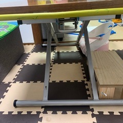 昇降テーブル（ニトリ）の画像