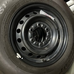 ハイエース純正ホイールタイヤ付きの画像