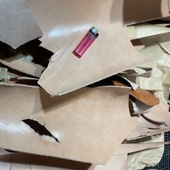 2kg超◆牛本革ハギレ沢山　栃木レザー、イタリアンレザーなどの画像