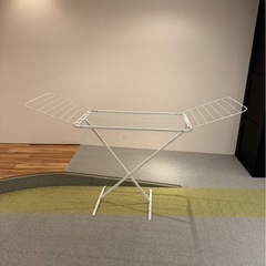 物干しラックの画像