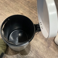 ゴミ箱の画像