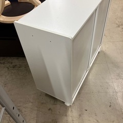 I2512-730 隙間ラック キャスター付き 中古の画像