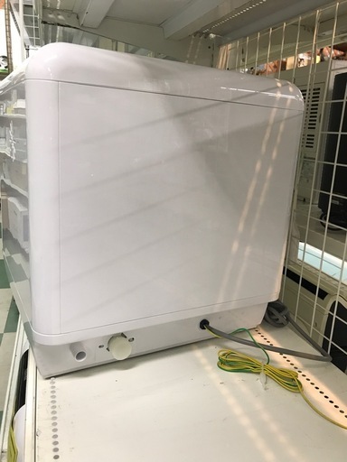 ジャングルジャングル貝塚店　食器乾燥機　コンフィー　白　すすぎ方式　回転スプレーアーム噴射式　熱風乾燥　スマホ操作　中古　貝塚市　二色