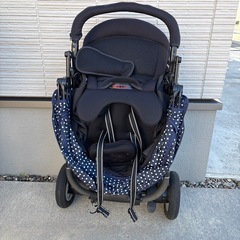 Aprica折りたたみベビーカーの画像