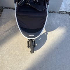 Aprica折りたたみベビーカーの画像