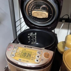 炊飯器の画像