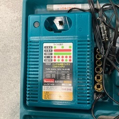 【ジモティー割】makita 12V 充電式インパクトドライバー バッテリー2個付き（ID1721）の画像