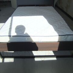 IKEA TRYSIL ベッドフレーム マットレス付き ダブルベッド ダブル （112001F2）の画像