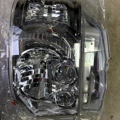 ダークプライム2 ハイエース　純正LEDヘッドライトの画像