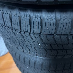 ブリザック VRX2 スタッドレスタイヤ4本セット　ホイールとカバー付きの画像