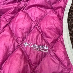 Columbia ダウンベストの画像