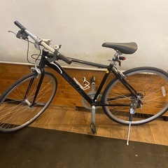 【年末セール！防犯登録無料】クロスバイク　700c 7速の画像
