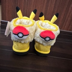 ピカチュウブーツ18㎝ポケモン黄色ブーツの画像
