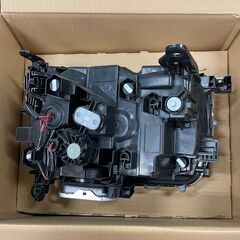 ■トヨタ・TOYOTA■ランドクルーザー250 ZX純正 3眼LEDヘッドランプの画像