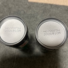 コーヒー飲料とお菓子の画像