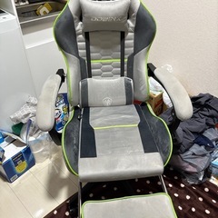 ゲーミングチェアの画像