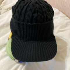 冬物の帽子　キャップ黒　暖かいの画像