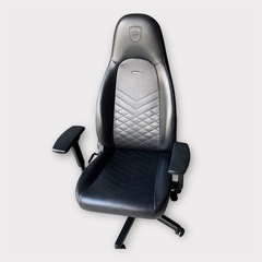 noblechairs ICON 高級ゲーミングチェア　ノーブルチェアーズ　アイコン　大阪府配送可能　の画像