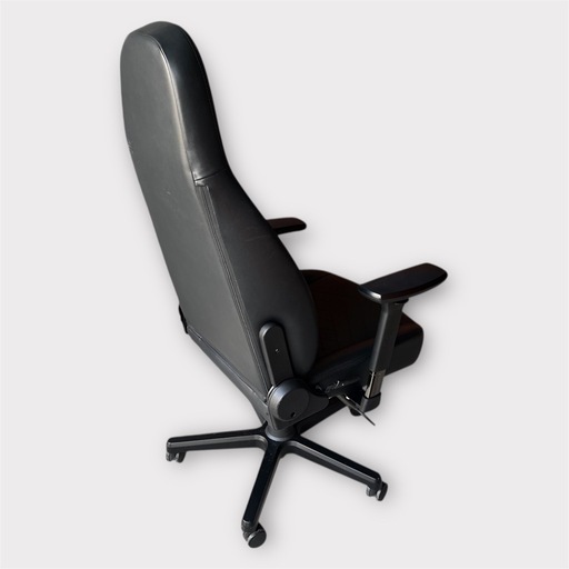 noblechairs ICON 高級ゲーミングチェア　ノーブルチェアーズ　アイコン　大阪府配送可能　
