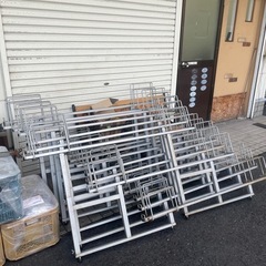 《ジャンク品》自転車ディスプレイスタンド 雛壇 展示台  3段×8つの画像