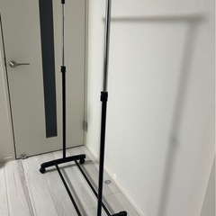 ハンガーラックの画像