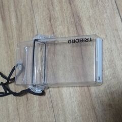 TRIBORD 防水ケース　スマホデジカメの画像