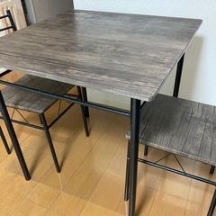 ダイニングテーブル二人がけの画像