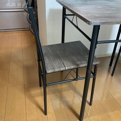 ダイニングテーブル二人がけの画像