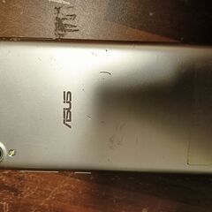 【訳アリ】スマフォ asus ZenFone Live L1 ゴールド SIMフリーの画像