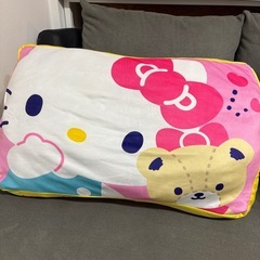【新品タグ付き)】クッション　キティ　りばーしリバーシブルの画像