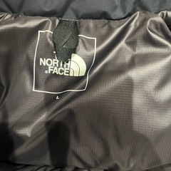 THE NORTH FACE ブラックダウンジャケットの画像