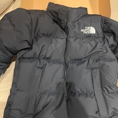 THE NORTH FACE ブラックダウンジャケットの画像
