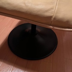 【今月処分予定】レザーオットマンチェアベージュ鉄白スチールの画像