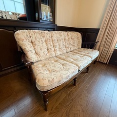 カリモク　ソファ　の画像