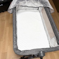 ベビーベッドの画像